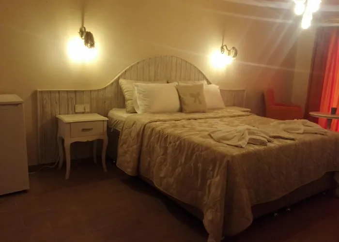 Serra Butik Otel Otel *